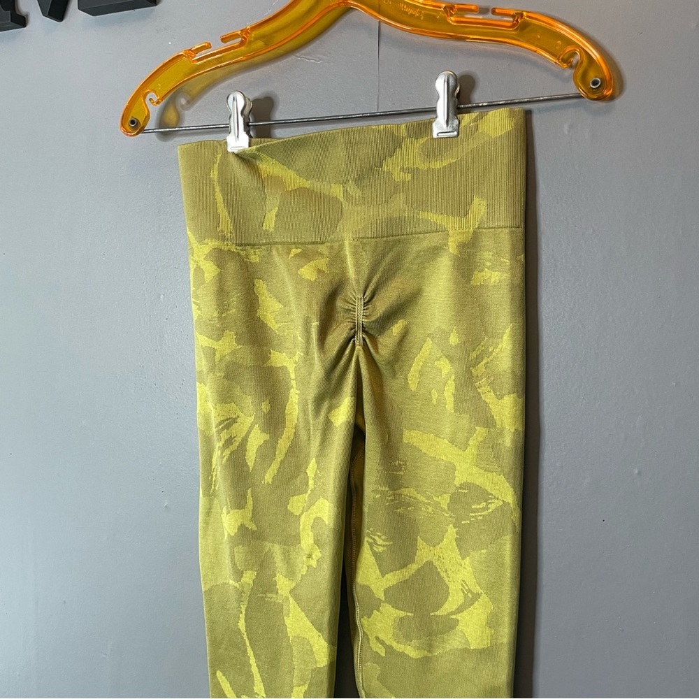 Gymshark Adapt Griffin green camo seamless compression leggings size medium - Picture 6 of 9